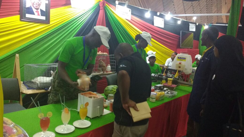 GhettoRadio895's tweet photo. Uko mtaani na ulimurder #KCSE2016 #LiveMtaani NYS at #KeTVET17 with school of hospitality! @tvetinkenya #SareMadree #JipeShughuli https://t.co/jg3yaopqRX