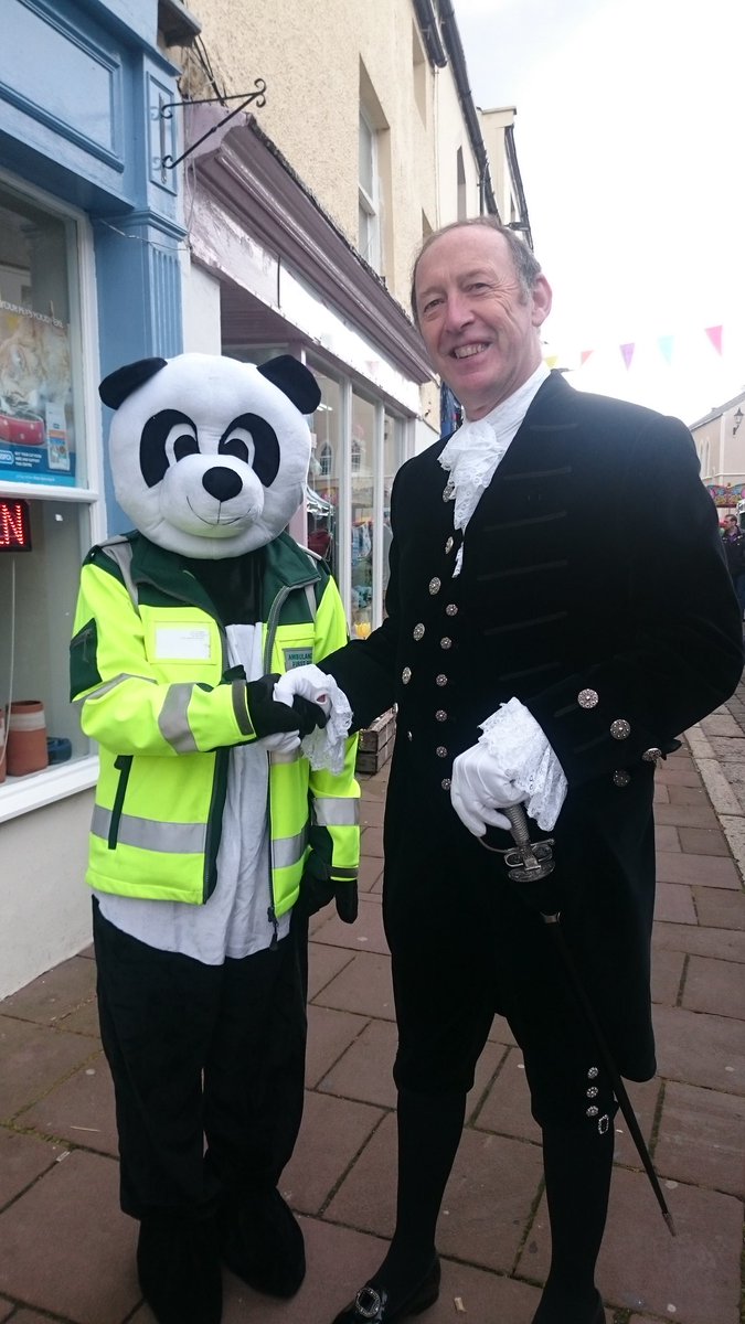 whitehavencfr's tweet photo. Pandamedic meeting the high sheriff of Cumbria https://t.co/3ahExklJf1