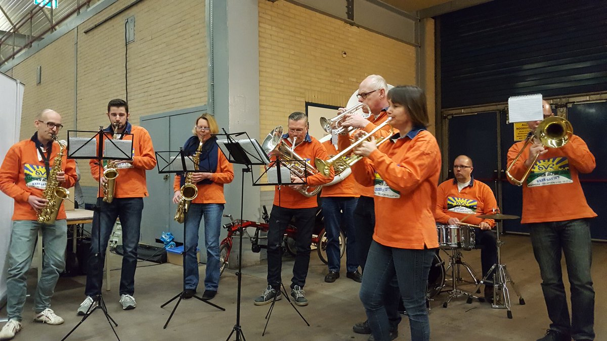 SVR Beurs Apeldoorn met boer Hendrik-Jan en  @jim_howell en natuurlijk de Euphonia Meerkerk <a href="/SVRminicampings/">SVR Campings</a>