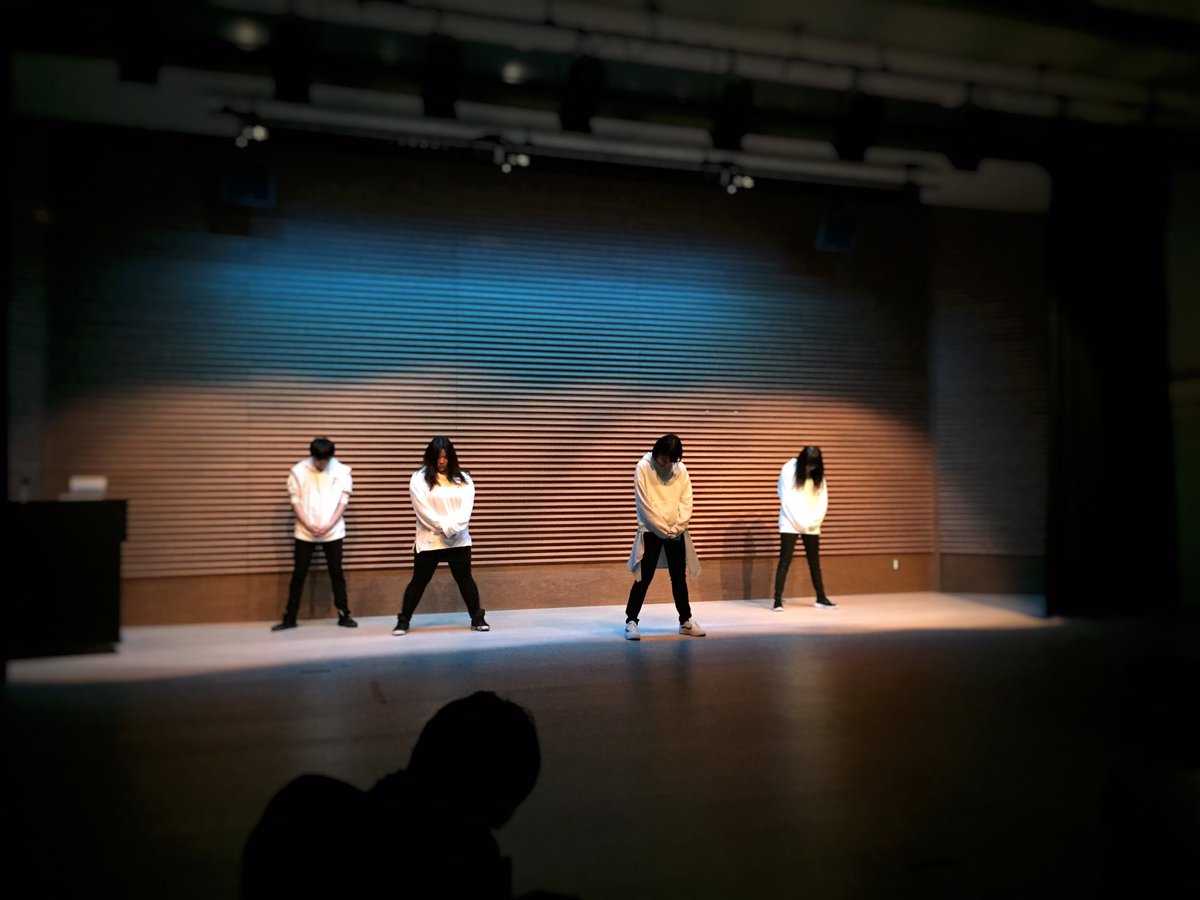 blab_tokyo's tweet photo. 明日はシビックホールでb-labの中高生が大活躍の予感…！んで今日は【b-st crew】が本番前最後の練習☻

今b-labにいるみんなに見せてくれました♡かっこよかった♡♡

#bstcrew #ダンス #コミュニティプラザ #中高生ダンス https://t.co/CkQsyqnOjC