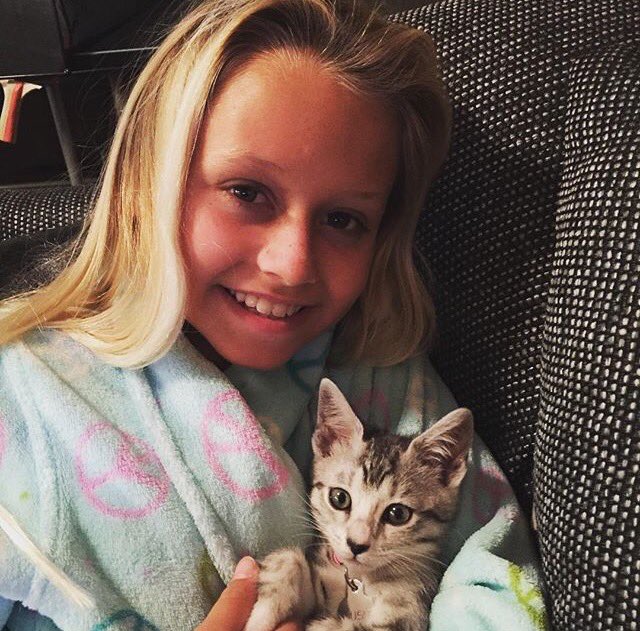 phiadev05's tweet photo. Me and my kitty... Sushi!
#namibia #Namibian #southafrica #kitty #cat #sushi #Africa #sweakopmund #isf #animals #pet #love #respect https://t.co/EwGh32fvlD