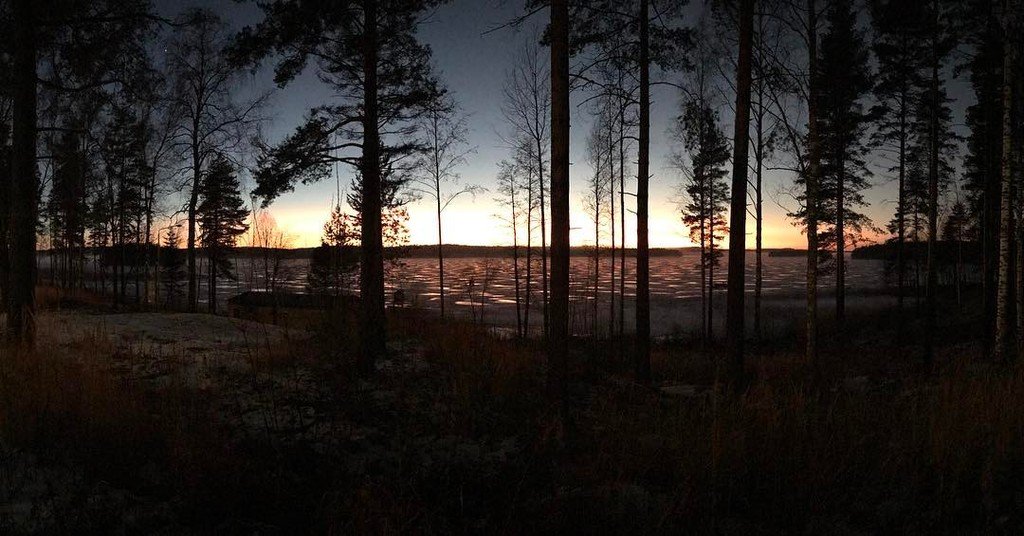 WiittaCom's tweet photo. Sunset at the factory, beautiful!
#Heinola #Ruotsalainen #lake #Finland #Suomi100 #thousan… https://t.co/lwOXJ63UcB https://t.co/p7NaJsJ6XC