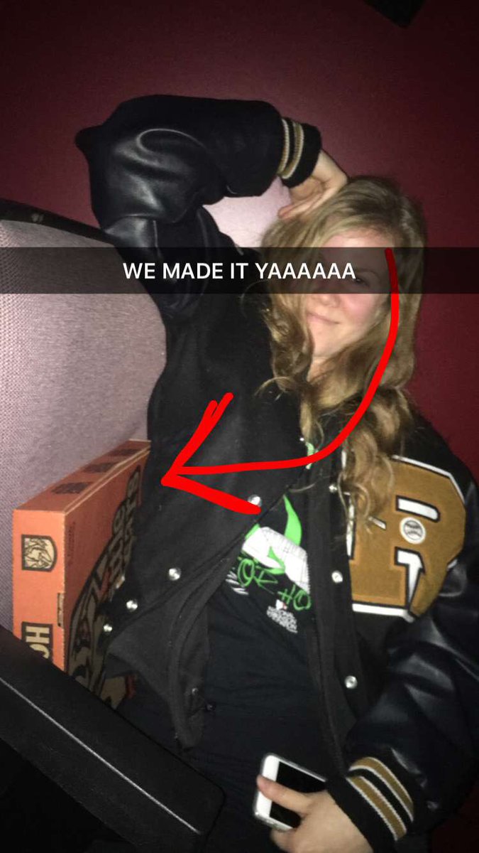 SherSherf's tweet image. Successfully snuck little Caesars into the movie theatre #onourlevel