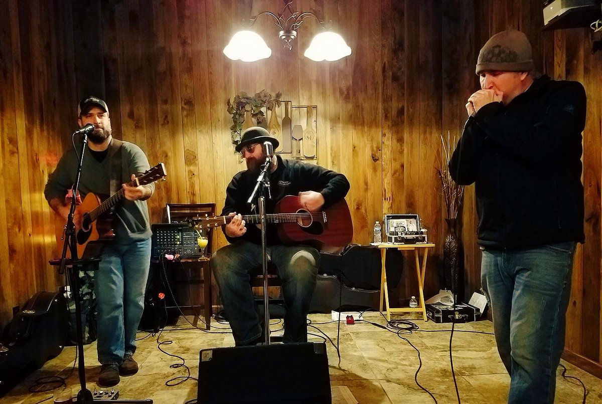 ectband's tweet photo. Great nite at @edgewoodwinery. https://t.co/VVpZpdLqwU