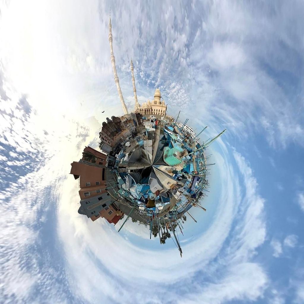 HrgDirectory's tweet photo. #tinyplanet photo of the Port Grand Mosque and the fish Market in Hurghada.

#HurghadaDire… https://t.co/QXvr6dBSHQ https://t.co/J72Gov06jz