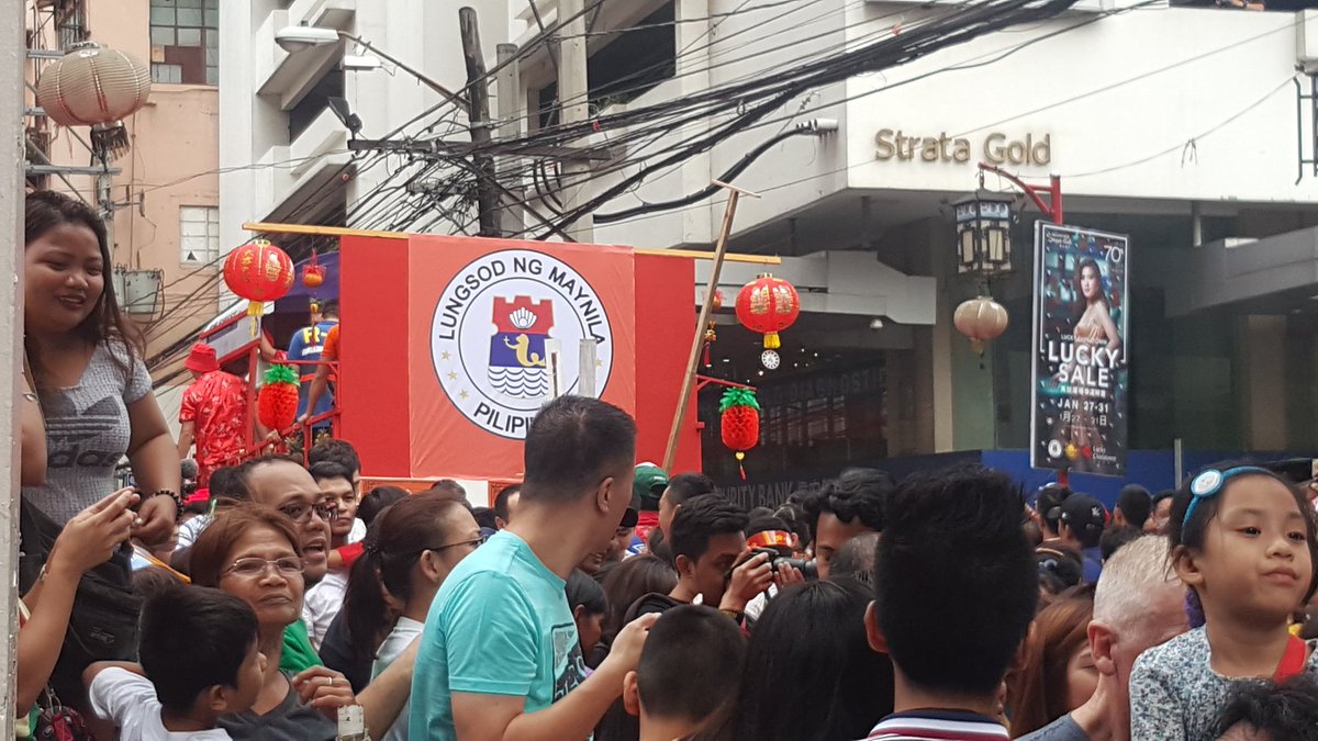 iamjdcastro's tweet photo. Mayor Joseph Estrada Pinangunahan ang parada ng chinese new year sa binondo! https://t.co/vJ3JK1M9D3