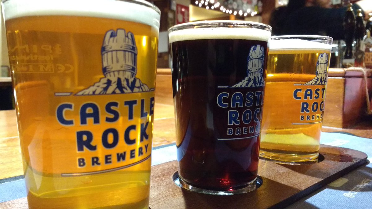 1giantleap's tweet photo. Cracking ales at @TheFoxandCrown last night #beermuda https://t.co/6PIQLaWA3s