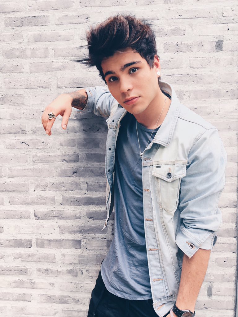 CecySkorpio's tweet photo. #micrushfavoritoes #sebastian https://t.co/wayuOJ0Ueo