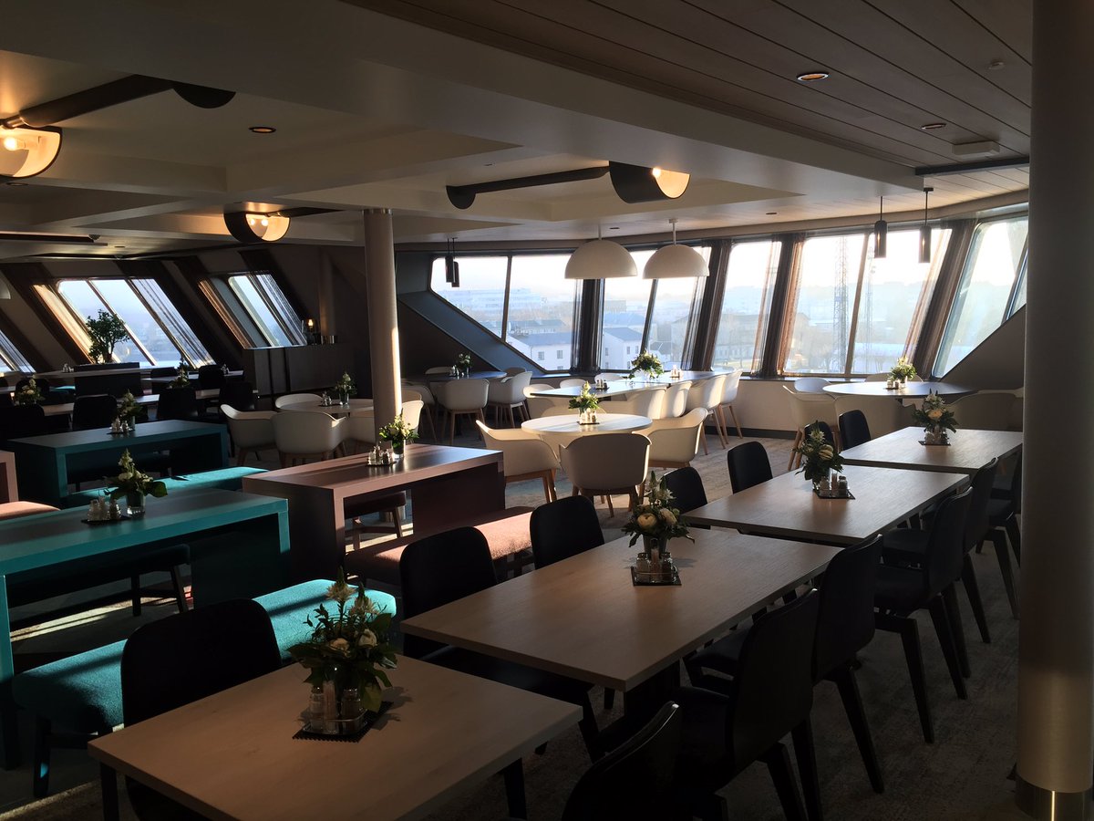 MarikaNojd's tweet photo. Omat suosikit Megastarilta pikavisiitin jälkeen #istumasalonki #buffet #lasiterassi #ostoskeskus Huomenna lisää! #megastar @TallinkSilja https://t.co/uHQcW45k4T