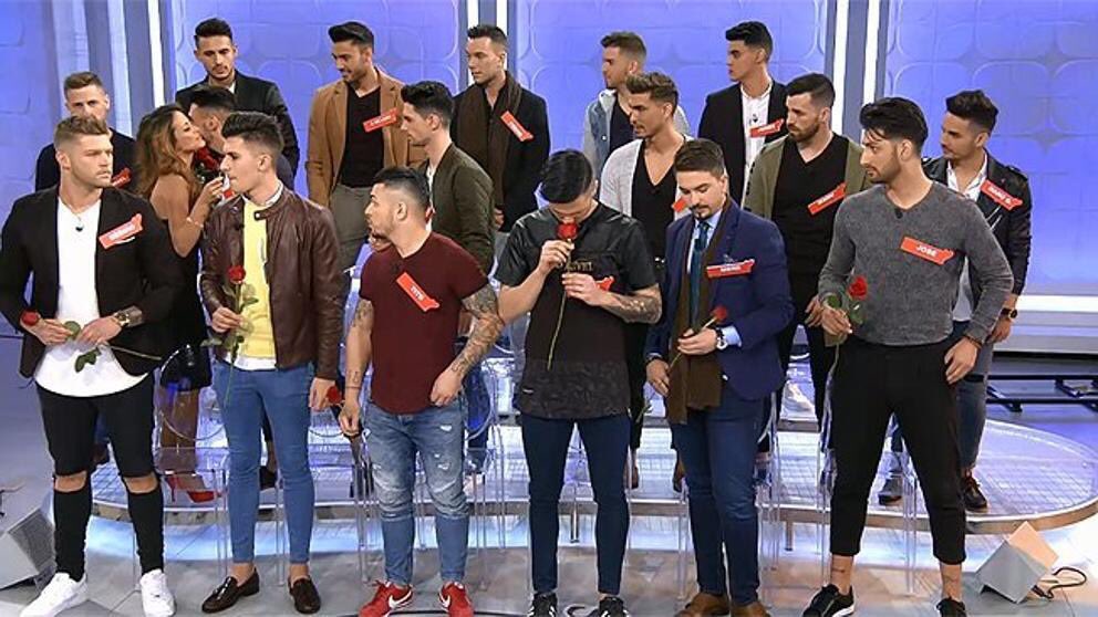 maestradepueblo's tweet photo. A mí es que todos los chinos me parecen iguales https://t.co/ur7qCRYk0g