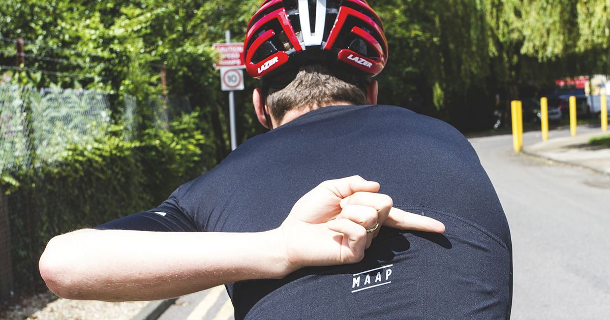 Point out that hole! Look after your fellow road users &amp; stay safe with our guide to hand signals > bit.ly/2jfXntm
#RideLots