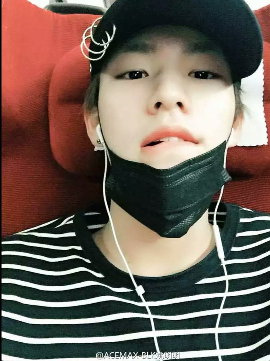 FORMINGMING's tweet photo. [MINGMING WEIBO] 170128 我到家了！！！
#明的真实生活# #MINGMING #ACEMAX_BLK #요명명 #밍밍 #ACEMAXBLACK #YAOMINGMING https://t.co/63lfkExbgh