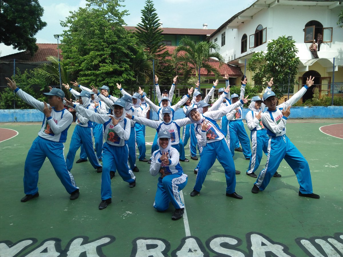 PaskibraSmada's tweet photo. Jumat (27/1), Rajendra Jayantaka &amp; Sijiutami melaksanakan gladi bersih untuk LBB Patriot besok Minggu. Bismillah:) https://t.co/c83Yd0ezLq