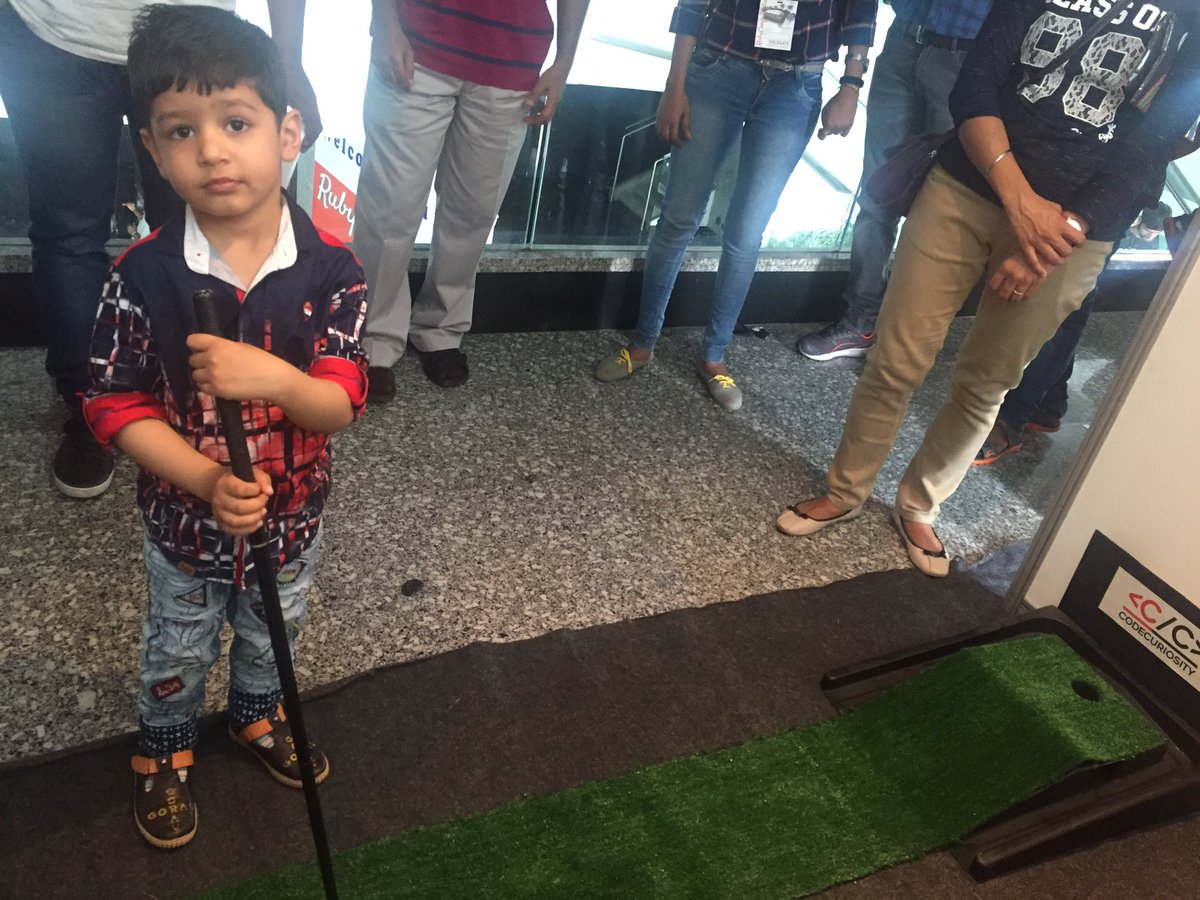 Shwetakale13's tweet image. Curiosity among youth .. young boy with high spirit #rubyconfIndia #joshsoftware #codecuriosity