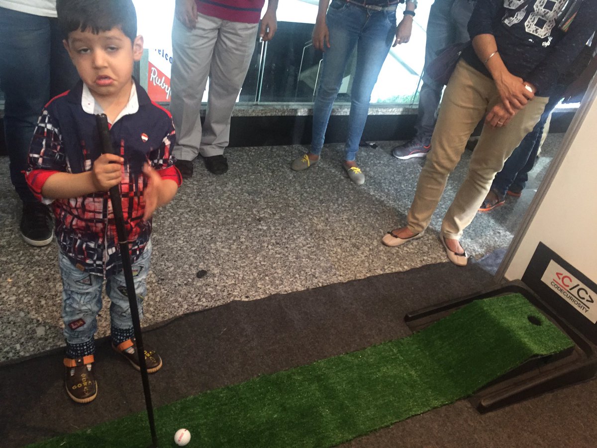 Shwetakale13's tweet image. Curiosity among youth .. young boy with high spirit #rubyconfIndia #joshsoftware #codecuriosity