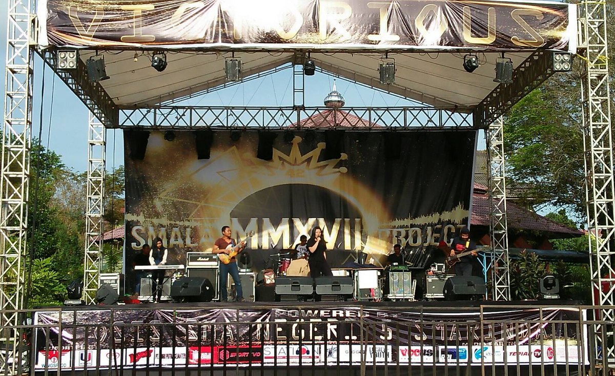 AJUDAN PRIBADI ON STAGE!! Keren banget!!  Ayo, buruan ke HUT SMALA VICTORIOUS! Htm only 25k #SmalaVictorious