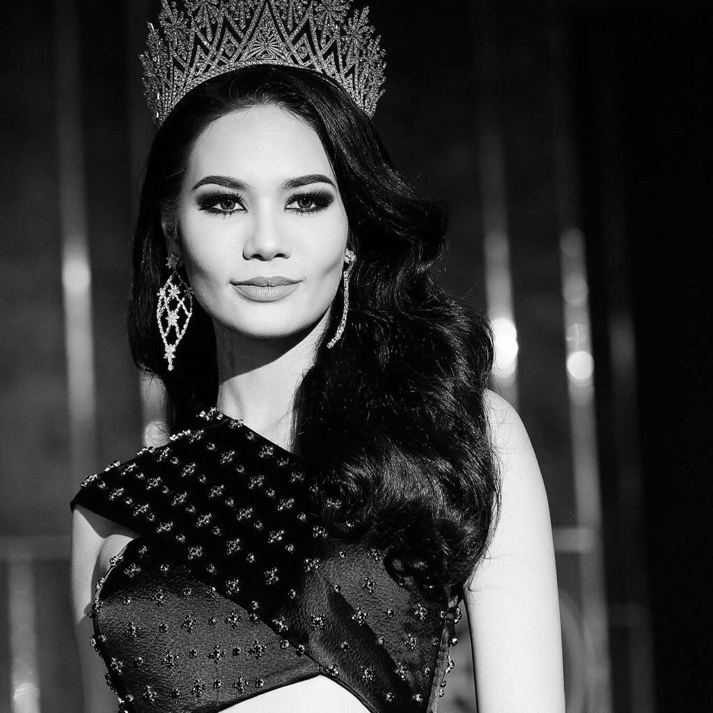 readandpaws's tweet photo. ❝ You are perfect 
 just the way you are. ❞

#MissUniverse #Thailand https://t.co/uNrrwEVUME