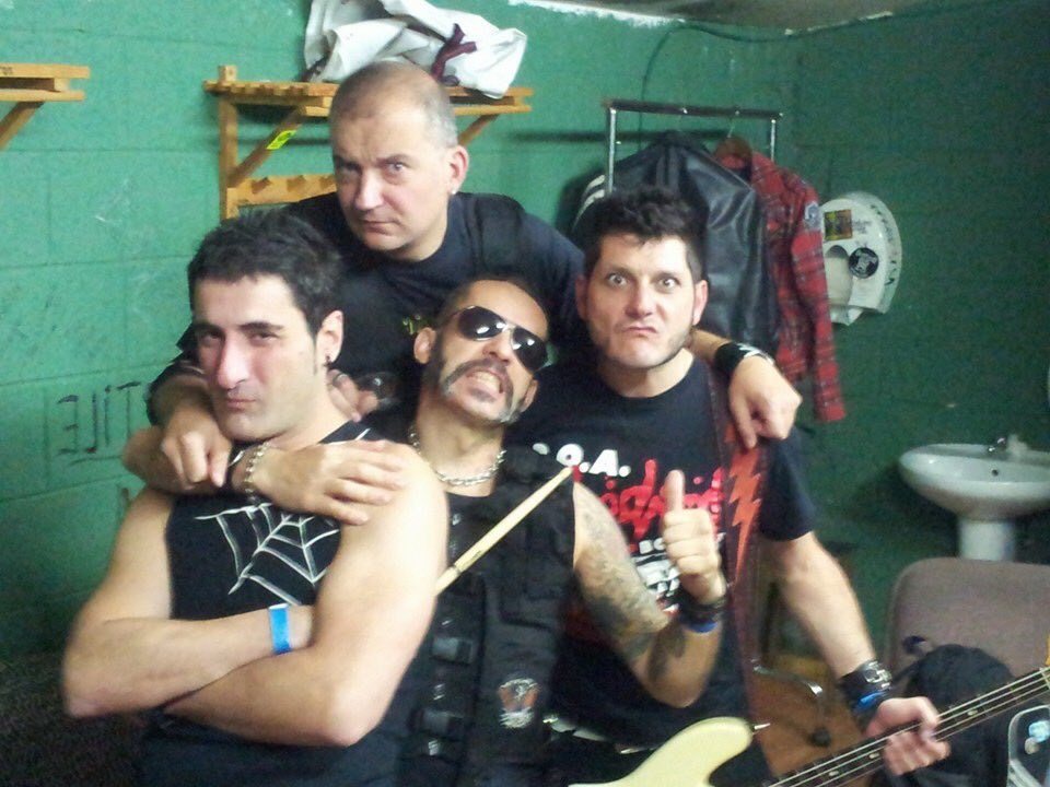 MalamuertePro's tweet image. @ToniMetrallaABS @FuckersTurbo LosRoslis gaur San Bizenteko Jaietan #malamuertefest #Barakaldo #RockAndRoll