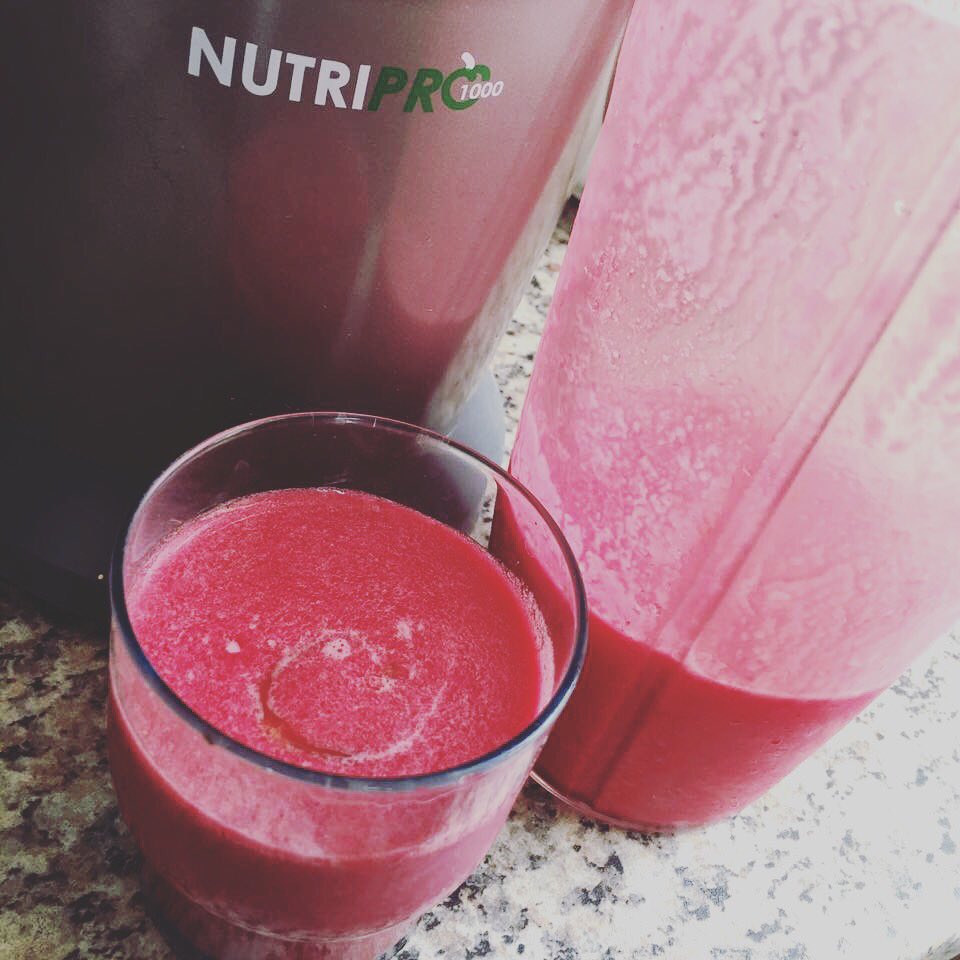 Djyeo_coffee's tweet photo. Breakfast fresh raw homemade beetrootjuice Beetroot #gingerapple pomegranate acai #gogi coconutwater. Blended in my @nutribulletuk https://t.co/R5T4anqy8g