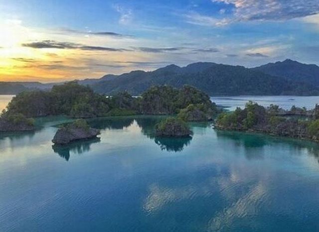 Ini dia Sambori Hill gugusan pulau tebing yg mirip dengan Raja Ampat bit.ly/2jbs2ek