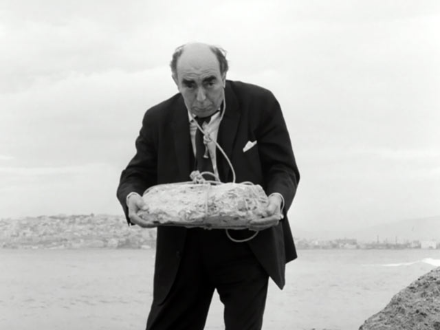 eat_the_banker's tweet photo. Ήρθε η ΔΕΗ.... https://t.co/QywsIiNjaY