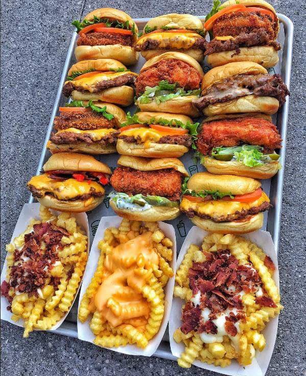 AmazlngPictures's tweet photo. I would die for this 😍🍔🍟 https://t.co/fdXLdfapqI