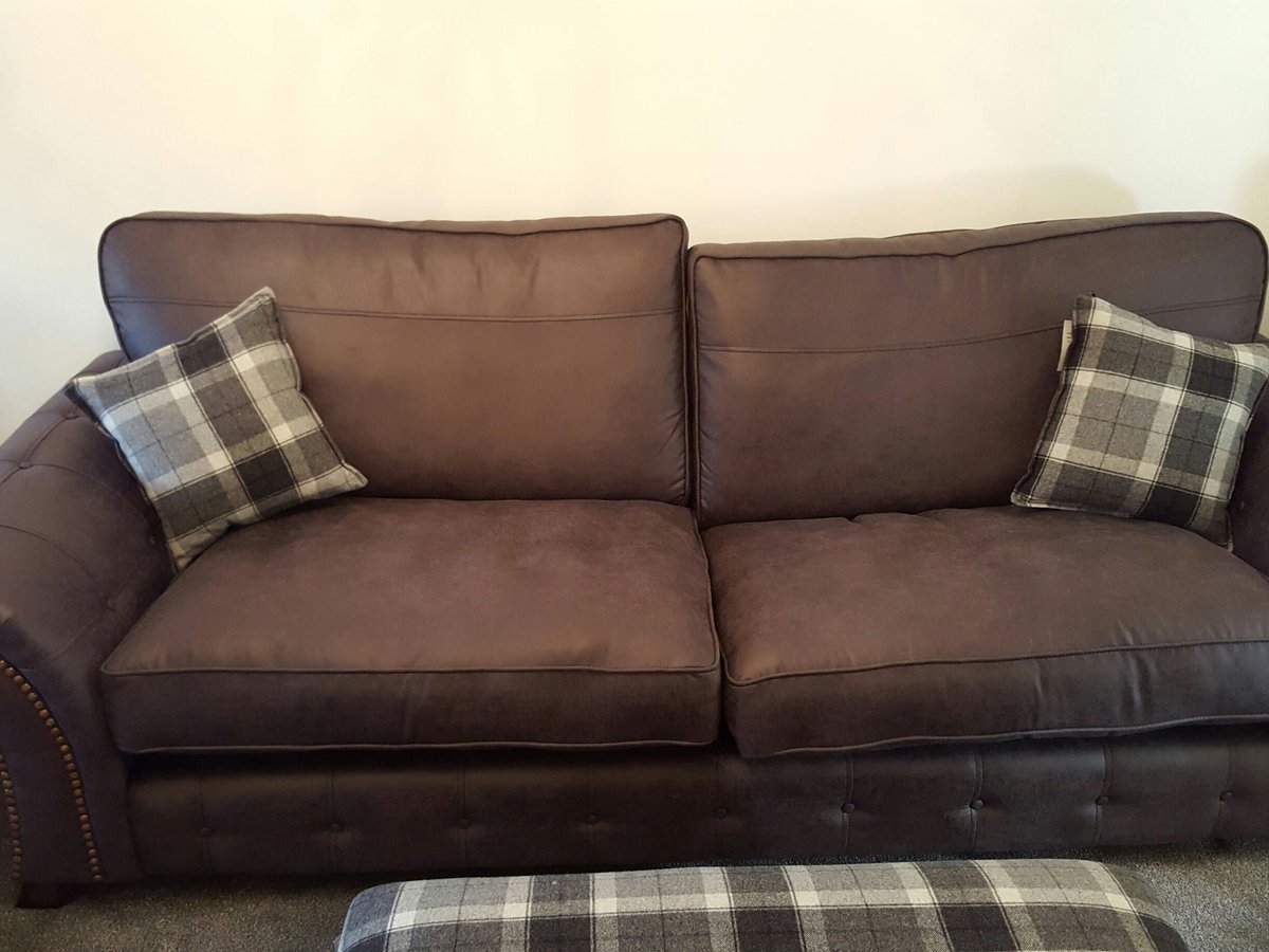 timjdouglas7's tweet photo. Also, it's meant be grey not brown!! @DFS #senditback #worstcustomerserviceever https://t.co/O7wc1NG3nH