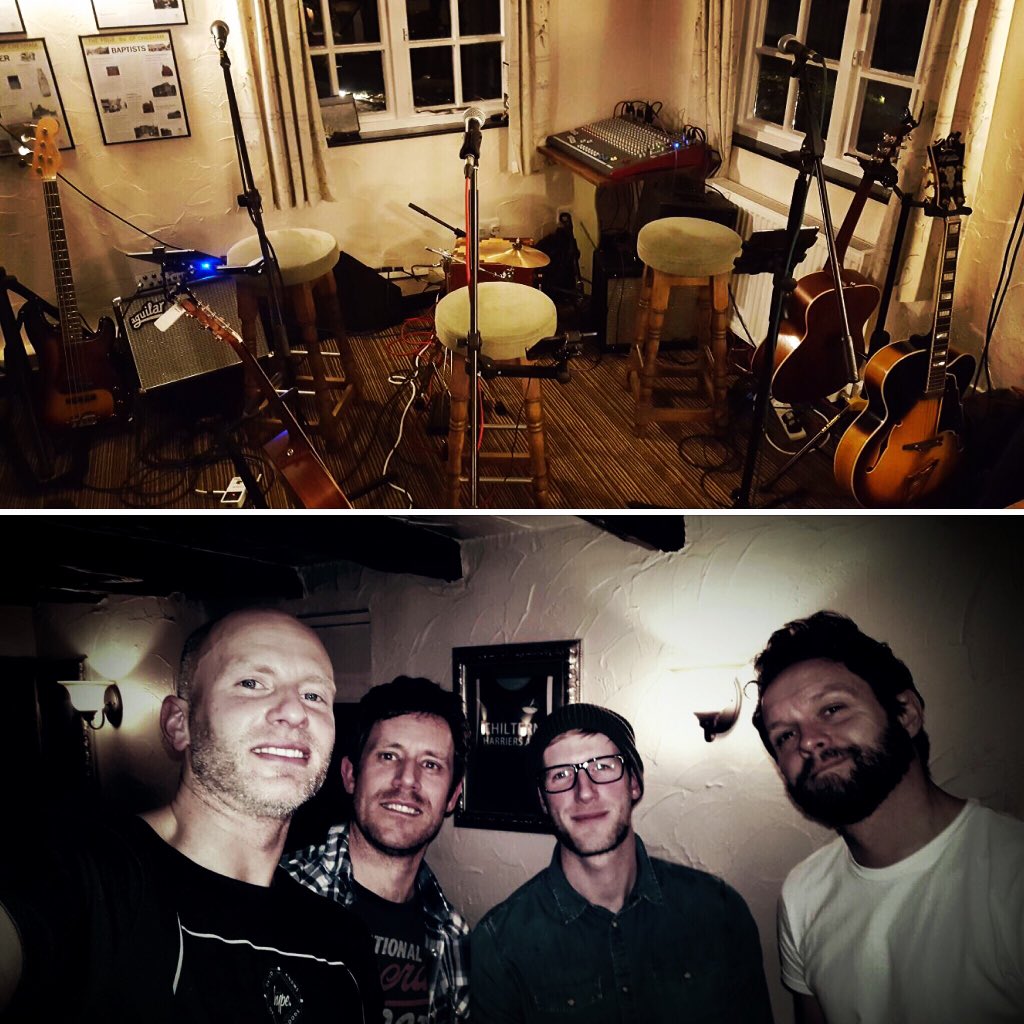 Great night <a href="/blackhorsechesh/">Theblackhorsechesham</a>.  Acoustic 4 piece is so much fun.  If you've not seen us be sure you do in 2017- 😘. Good luck in Vegas guys🎉