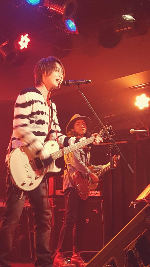 徳山秀典 スタッフより ギターを持って歌っているということは あの曲ですね