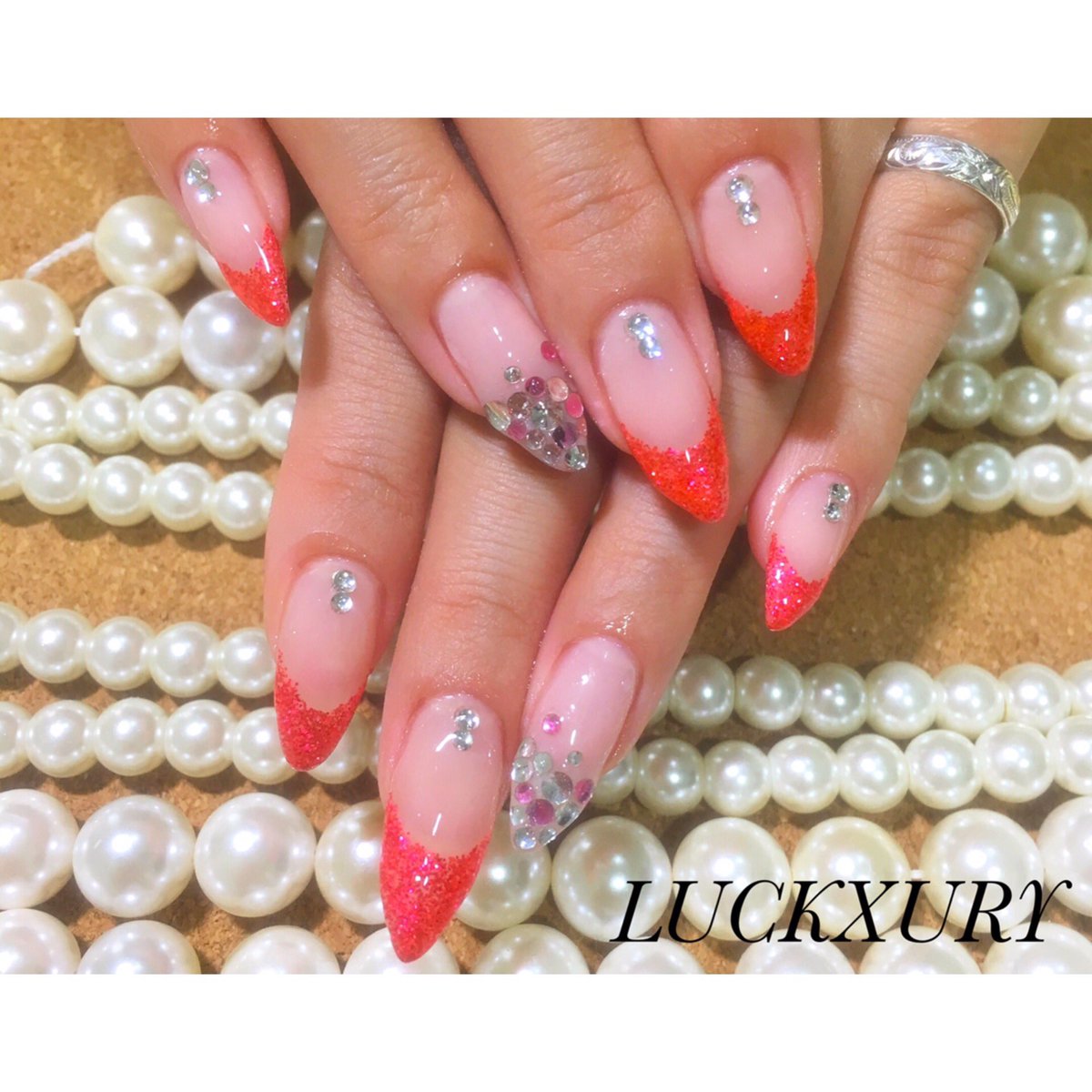 NLuckxury's tweet photo. ラメフレンチ💅✨

#ネイル
#ネイルサロン
#四街道ネイル https://t.co/zHEqCNzHxZ