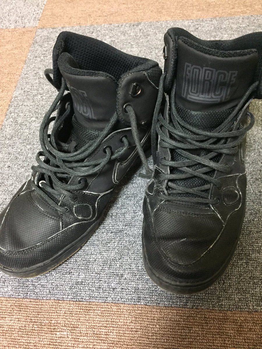 keeeta_ero's tweet photo. バッシュの頂き物。中敷とったらめっちゃ臭くて興奮する https://t.co/0DkUrW3x2c