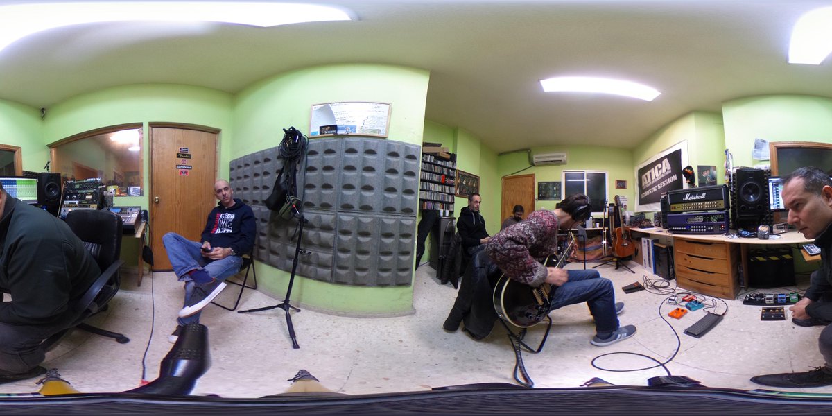 Icarus_Crash's tweet photo. Seguimos trabajando!! Ya metidos de lleno en las 6 cuerdas. Foto cortesía de Luis Ayala! https://t.co/PUMIMcMnnr