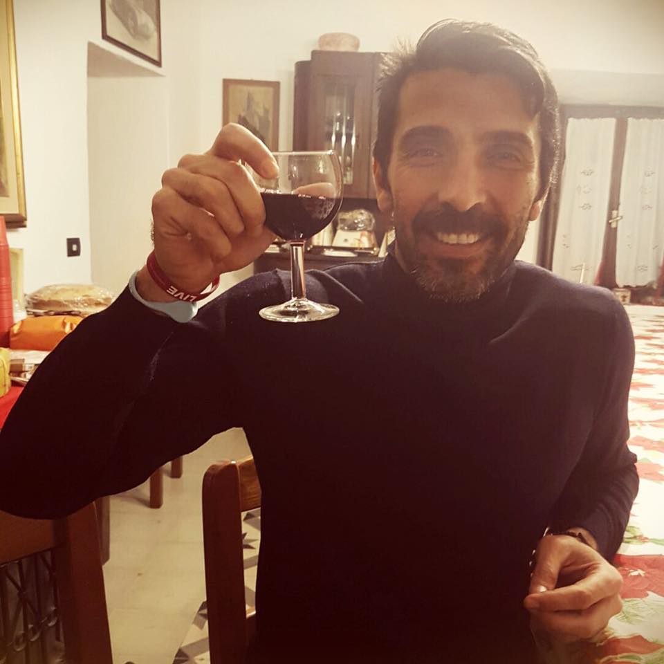 A very happy 39th birthday to Gianluigi Buffon .. the legendary goalkeeper of  and 