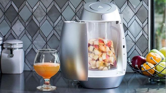 FashionFruitCo's tweet photo. #Alchema, una máquina que transforma la #fruta en alcohol - Vía @PCWorldes https://t.co/fDSEfP2pf6 #startups #innovación https://t.co/b8yRCPK5p8