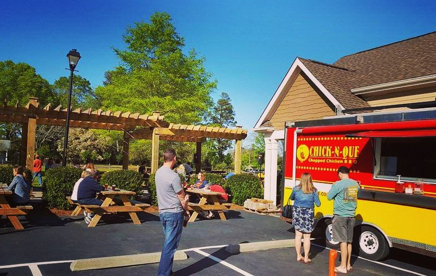 OakCityBrews's tweet photo. @Chick_N_Que is FINALLY back today from 4 to 9 pm. https://t.co/hUGBqxRJal