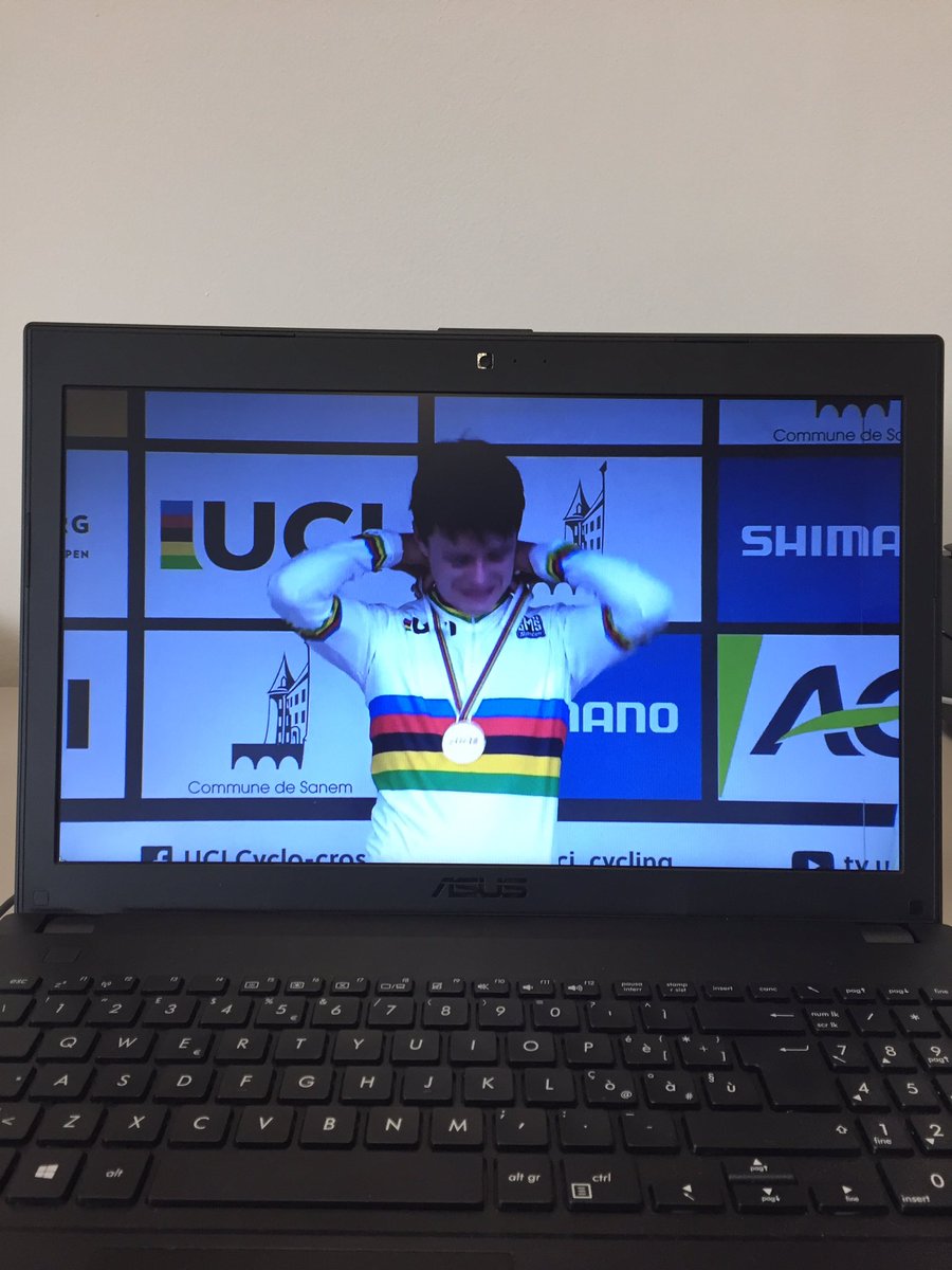 greta_r96's tweet image. Congrats guys...!!! 😍👏🏼🇬🇧 #impressiveperformance #WorldChampionship #Bieles2017 #cyclocross #UK