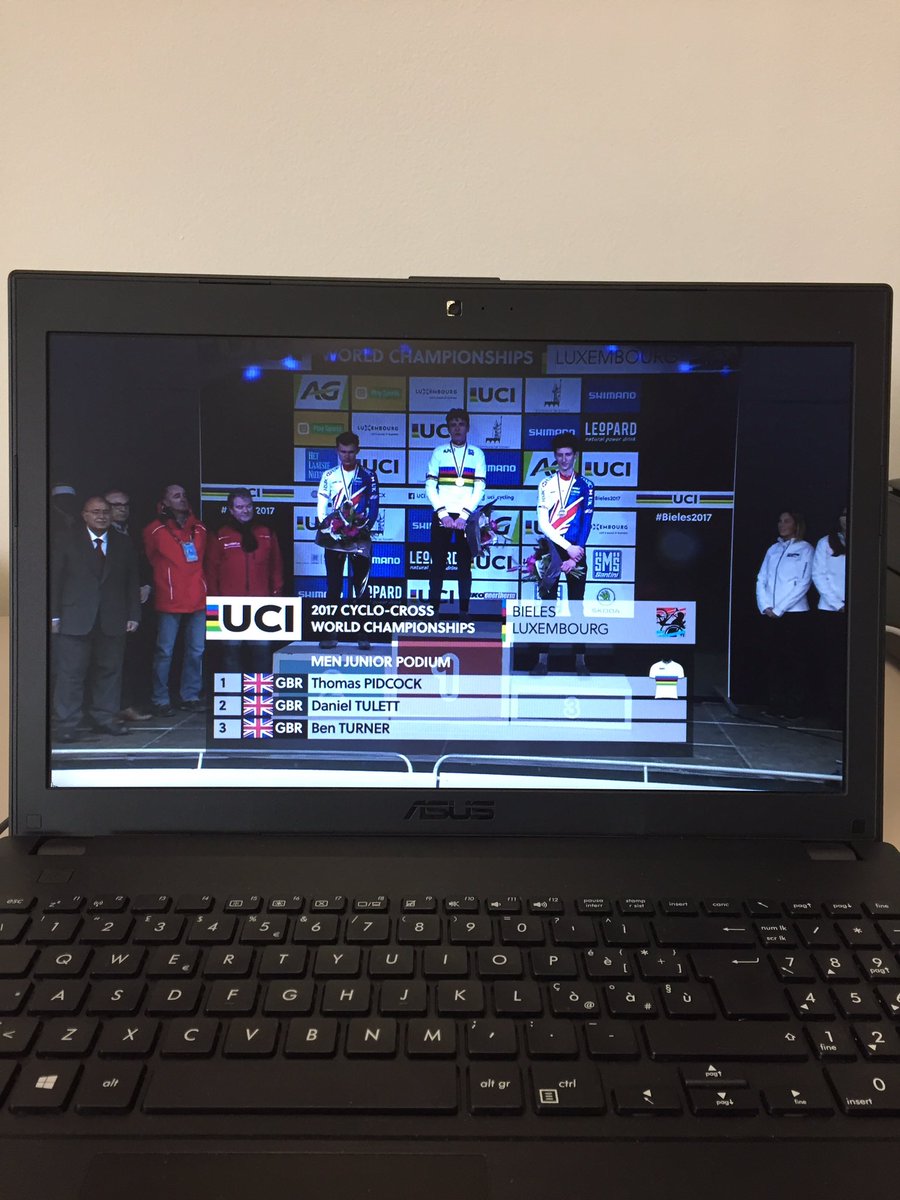 greta_r96's tweet image. Congrats guys...!!! 😍👏🏼🇬🇧 #impressiveperformance #WorldChampionship #Bieles2017 #cyclocross #UK