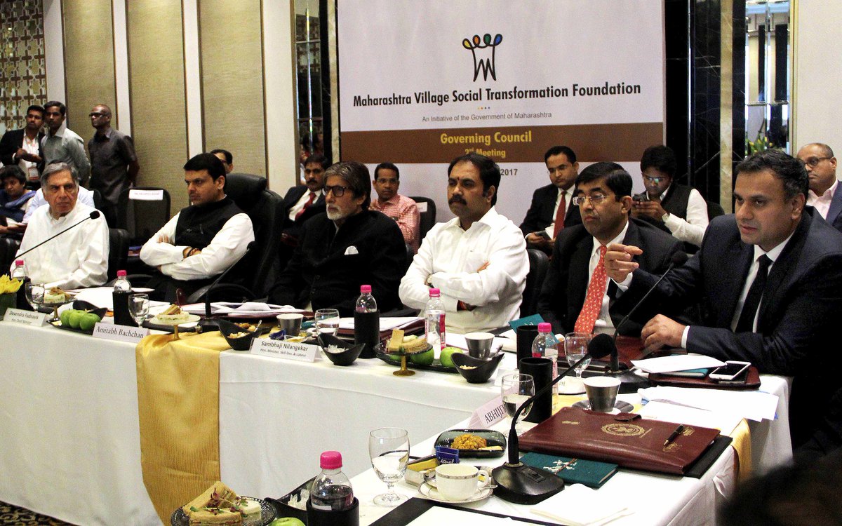 DCF_India's tweet photo. "It is necessary to stress on #clean #villages. The open defecation-free villages movement should be strengthened" - @SrBachchan at #DCF2017 https://t.co/EkAI0ZQ2B5
