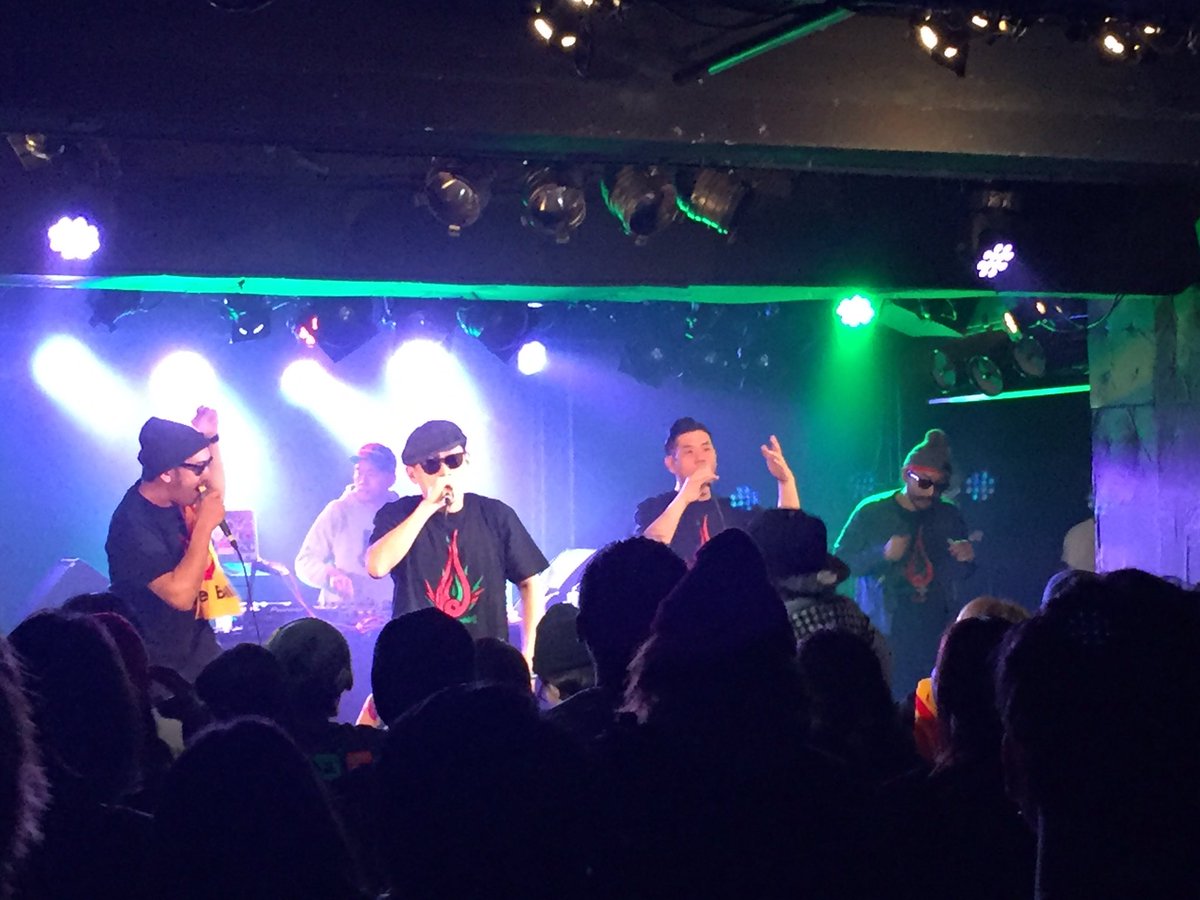 FinelyBusiness's tweet photo. 大阪アメ村SUN HALLでFIRE BALL対バン!!4人の歌声更に磨きかかってるぞ20周年!!
#fireball20th https://t.co/EtrgXa4yrD