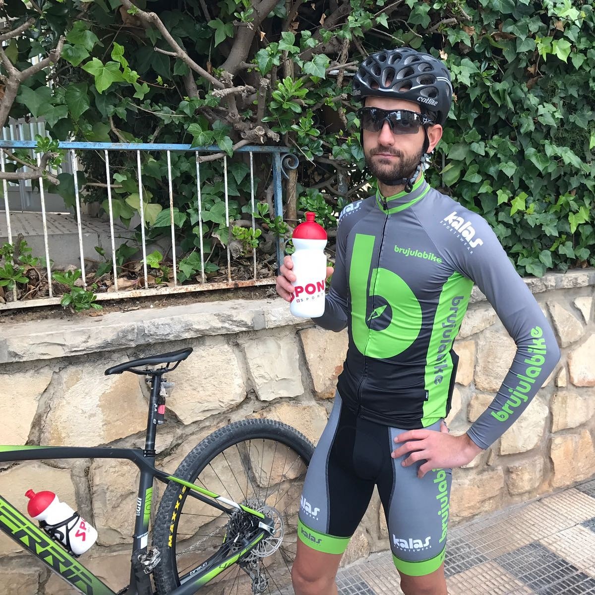 SponserES's tweet photo. Miguel Muñoz Moreno y Gerardo Vargas se han colocado séptimos en la #CostaBlancaBikeRace.
#SponserSportFood
#Nutrepro #Kalassportswear https://t.co/4lXSRmrYLf