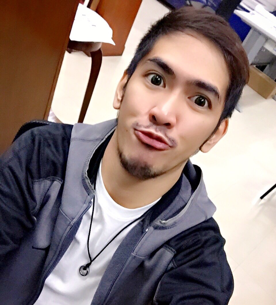 boienxtdoor's tweet photo. Me in duck face!! Bwahahhaha๐๐๐
#boienxtdoor #bae #asianboy #asianguy #happykid #kiddo #cflex #xengineer ๐๐๐ https://t.co/XKCtoi10Oz