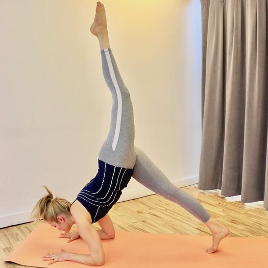 RelaxRetreats's tweet photo. Do you have a strong upper body? This #yoga position could be worth a try - https://t.co/dtavj1WD3X #meditation #meditating #meditate https://t.co/CknnLF1BLv