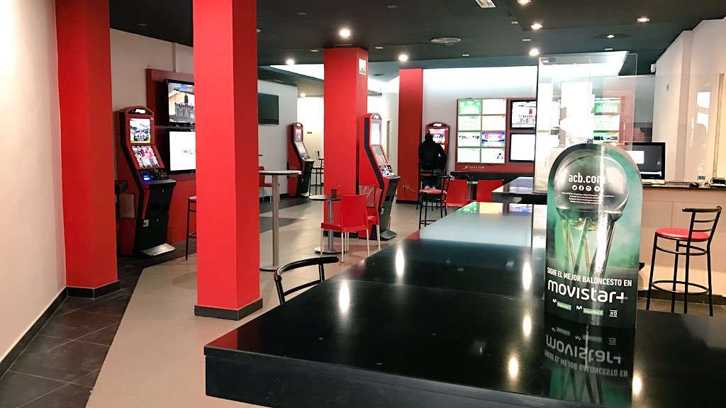 AdrianLipe's tweet photo. Es un placer para mí comunicar a todos vosotros que mi #SPORTIUM ya está abierto en #ZARAGOZA 😊😍 #WEST 

Pronto iré diciendo novedades! ♥️💸 https://t.co/YsvHM28qkt