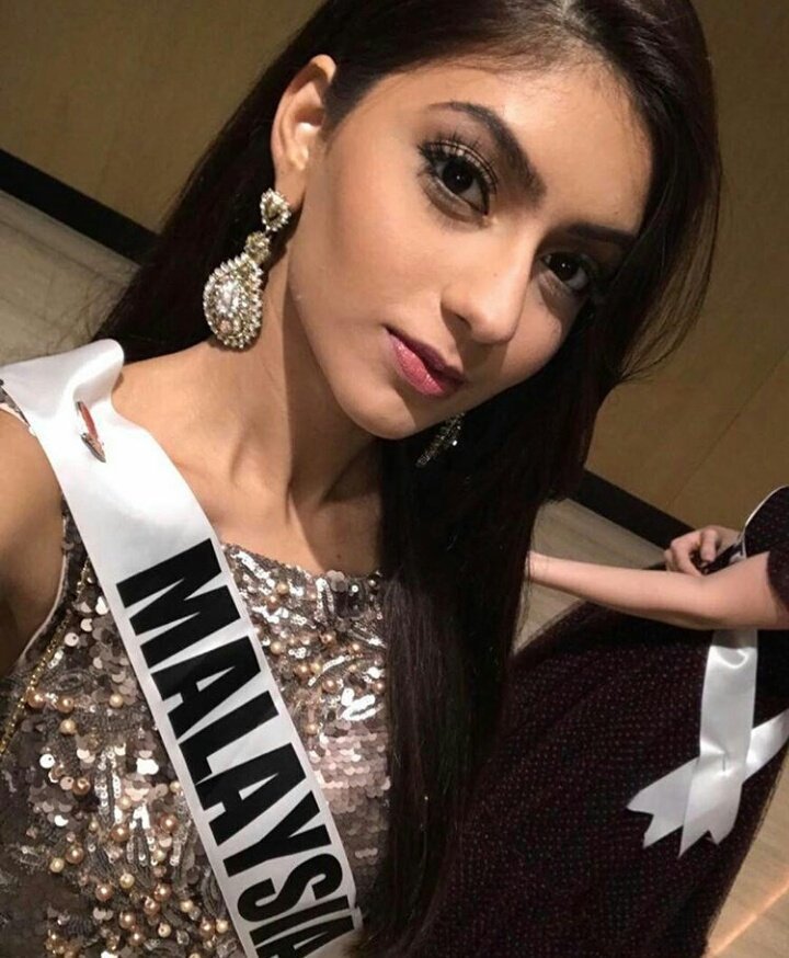 TEAMMUM17's tweet photo. Let's get this Queen of selfies to Top 13! Voting closes at 9pm TONIGHT.  #Malaysia #MissUniverse https://t.co/6EuD21hO2r