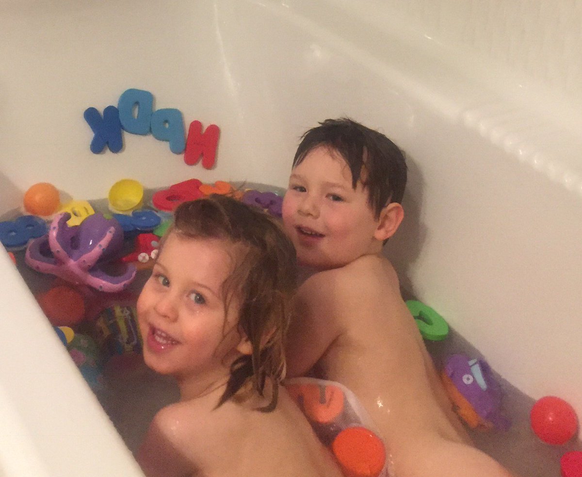 IsaacHamFish's tweet photo. Umm, mom you better crop my bum out of that pic! #brothersbathtime! https://t.co/VAh9UHsaWR