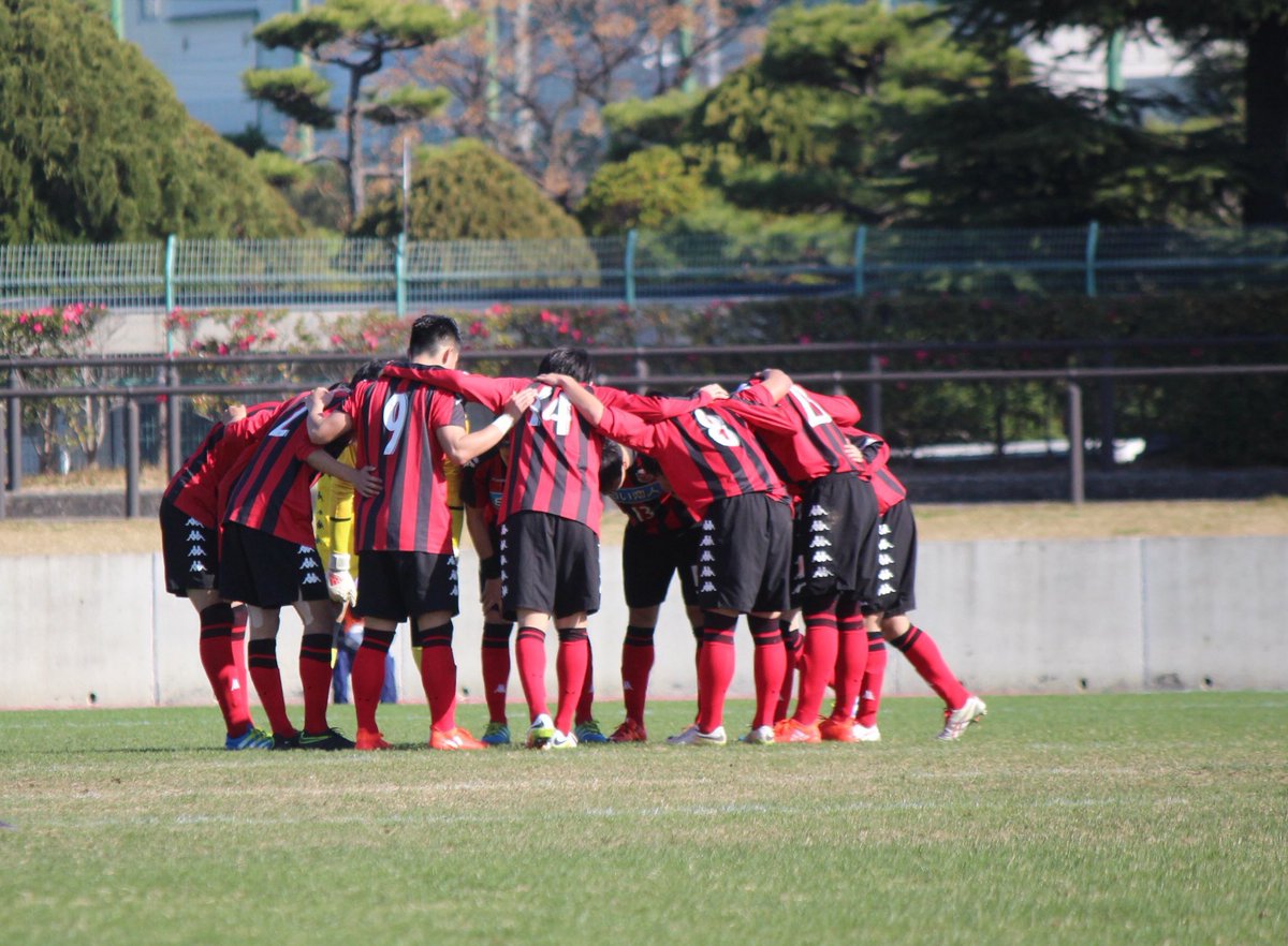 今シーズン、北海道コンサドーレ札幌u-18のキャプテンをやることになりました。
今年こそプレミアに昇格できるように目標に向かって自分中心にチーム全員で頑張っていきます。
みなさん、今年も熱い応援よろしくお願いします。