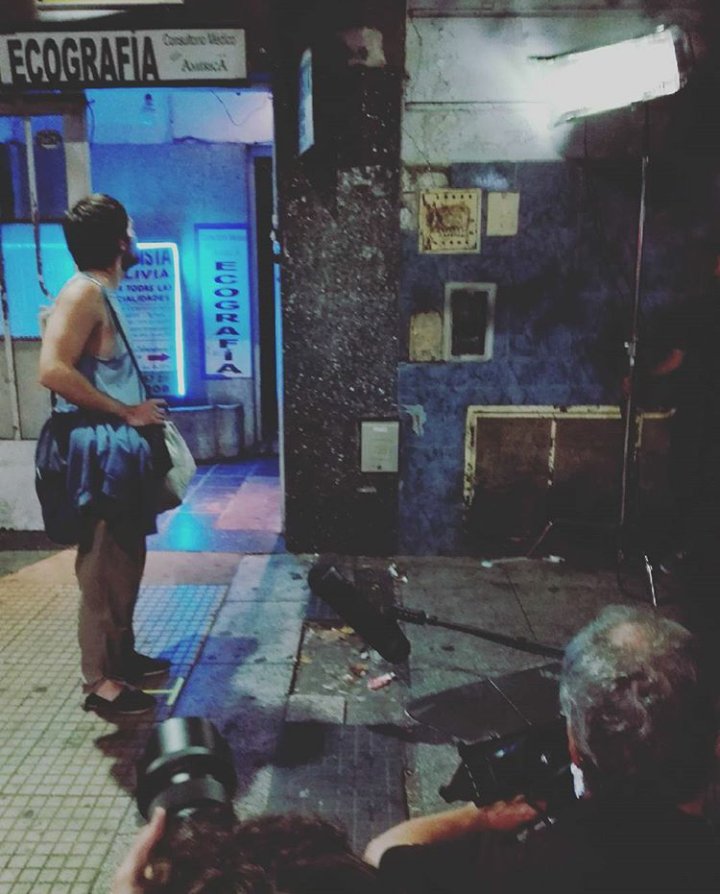 InfoLanzani's tweet photo. 📷 #PeterLanzani en las grabaciones de #UnGalloParaEsculapio https://t.co/2PvLZ9h2tV
