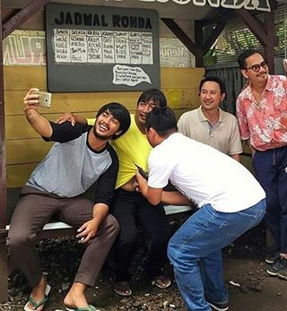 DT_RCTI's tweet photo. Kang Aceng kepergok Mak Suha lagi jalan sama Entin !

#DuniaTerbalik26dan28 malam ini pk 20.30 WIB di @OfficialRCTI https://t.co/MW6Fb7KdDk