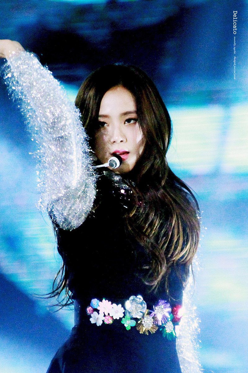 picsjisoo's tweet photo. jisoo >>>

[cr. on pic] https://t.co/UO3gXGtZ5P