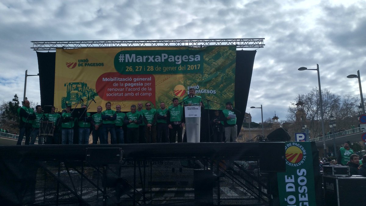 uniopagesos's tweet photo. @joancaball cal gestionar urgentment la fauna salvatge, la societat ha decidir que volem per el nostre territori #marxapagesa https://t.co/wlRJovKZkD